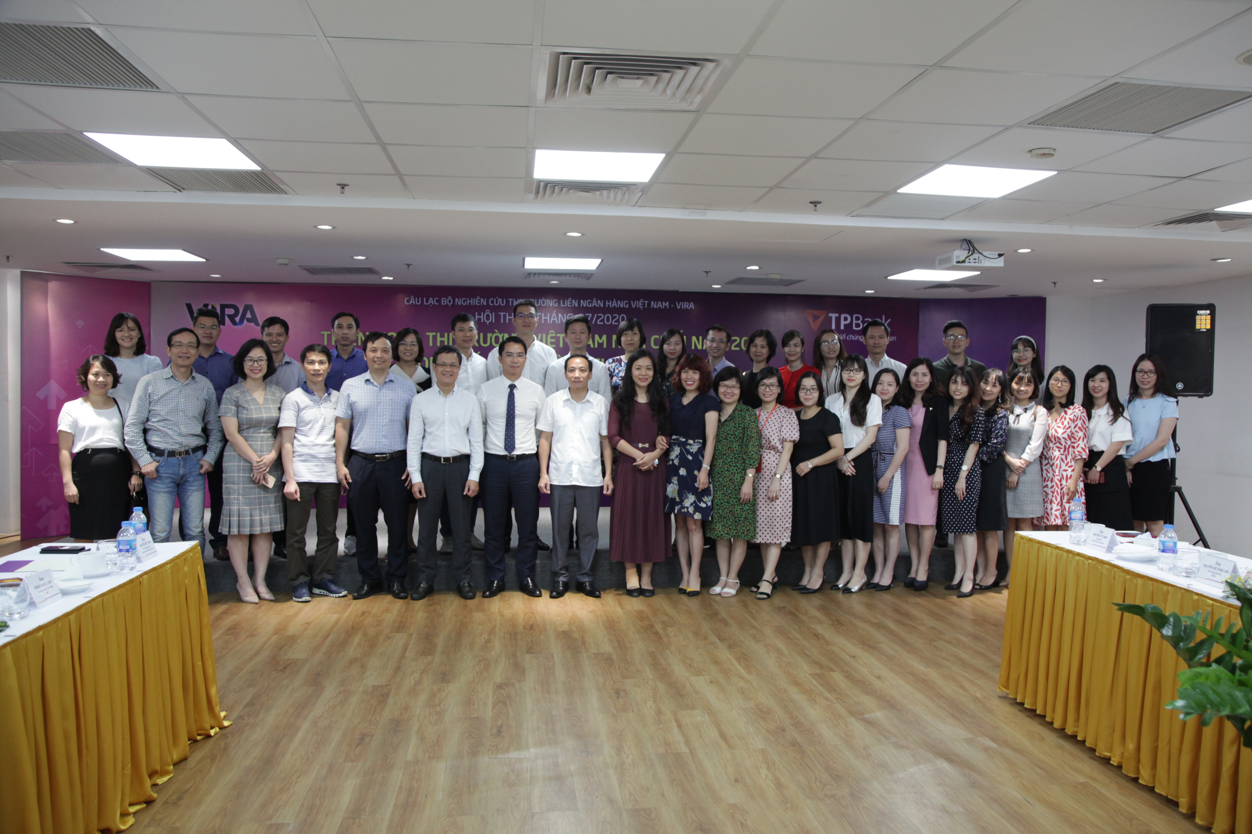 Hội thảo “Triển vọng thị trường Việt Nam nửa cuối năm 2020 trong bối cảnh bình thường mới“