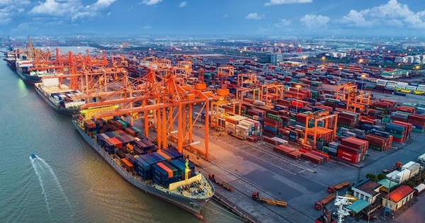 Việt Nam xuất siêu 5,49 tỷ USD sau 8 tháng